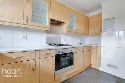 44 Dorking Road, Romford, RM3 9AE