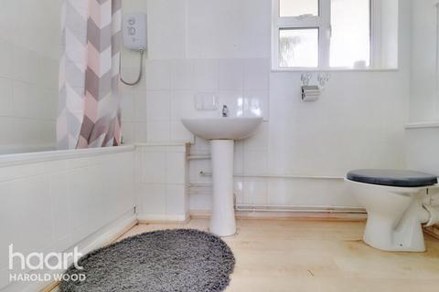 44 Dorking Road, Romford, RM3 9AE