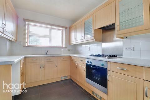 44 Dorking Road, Romford, RM3 9AE