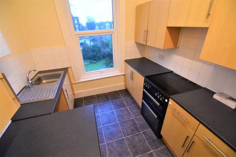 1 bedroom flat to rent - Upperton Gardens, Eastbourne BN21