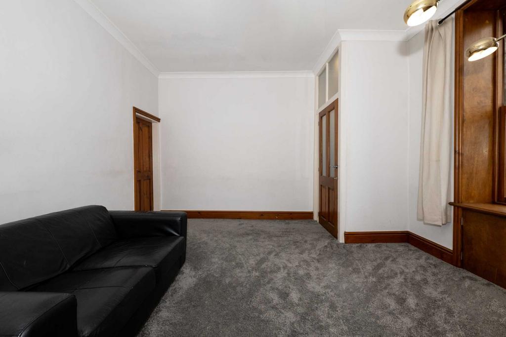 Bolton Road West, Ramsbottom 2 bed terraced house to rent £850 pcm (£