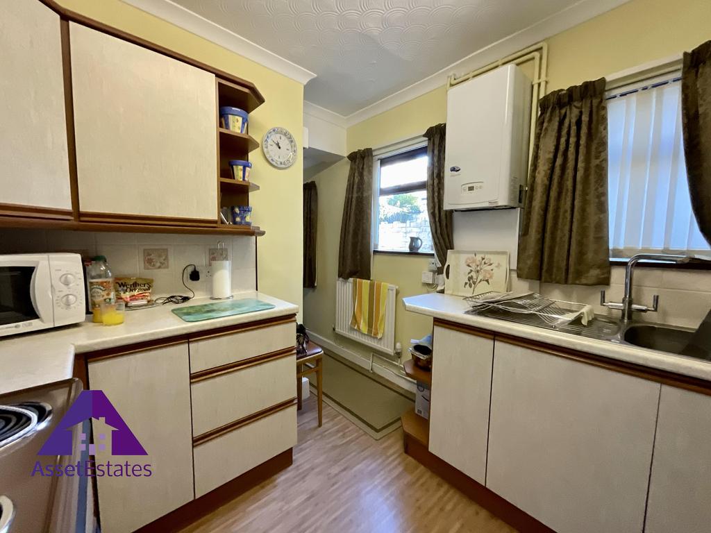 Gladstone Street, Abertillery, NP13 1NE 2 bed terraced house £99,950