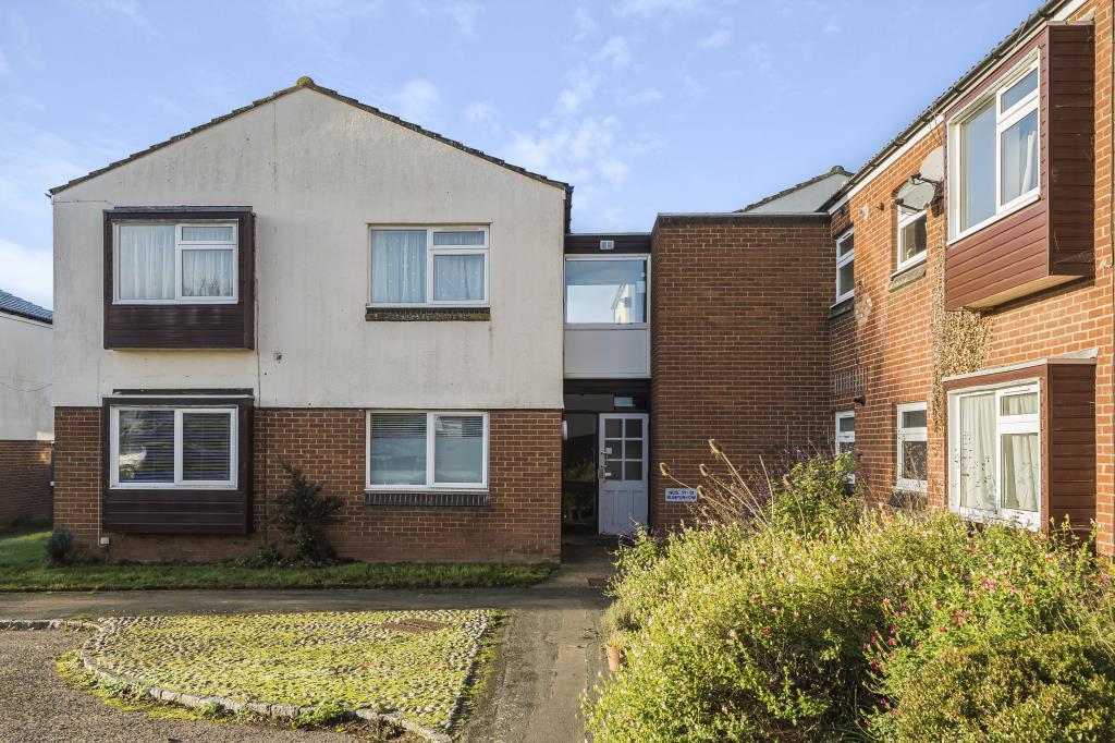 Haddenham, Buckinghamshire, HP17 1 bed flat for sale £200,000