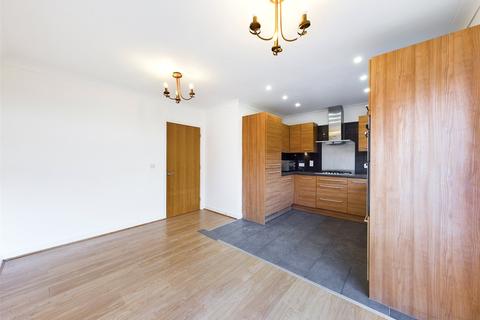 4 bedroom house to rent - Arcon Drive, Northolt, UB5