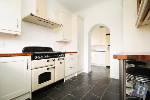 2 bedroom bungalow to rent, The Avenue, Hornchurch, Essex, RM12