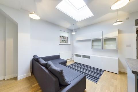 2 bedroom flat for sale - High Street, High Wycombe