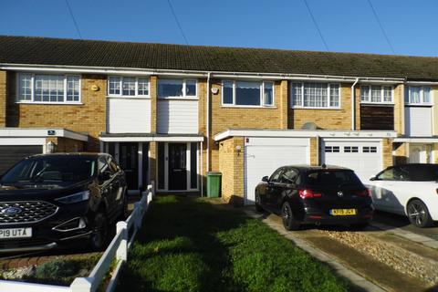 3 bedroom terraced house to rent - Manston Way, Hornchurch RM12