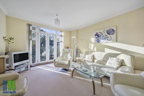 2 bedroom flat for sale, Mayfair Court, Stonegrove, Edgware, Greater London. HA8 7UH