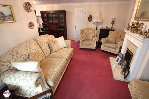 3 bedroom detached bungalow for sale - Kedleston Close, Stretton, Burton-on-Trent, DE13