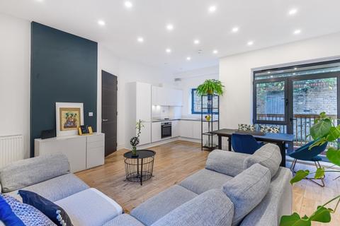2 bedroom apartment to rent - Dalberg Road London SW2