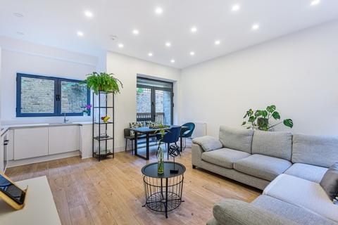 2 bedroom apartment to rent - Dalberg Road London SW2