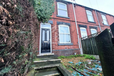 2 bedroom terraced house to rent, Barnsley Road, Wombwell S73
