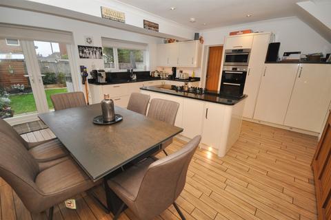 4 bedroom semi-detached house for sale - Windsor Drive, Cleadon Village