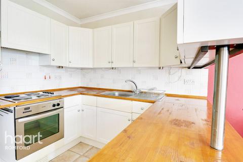 14 Barkwood Close, Romford, RM7 7AG