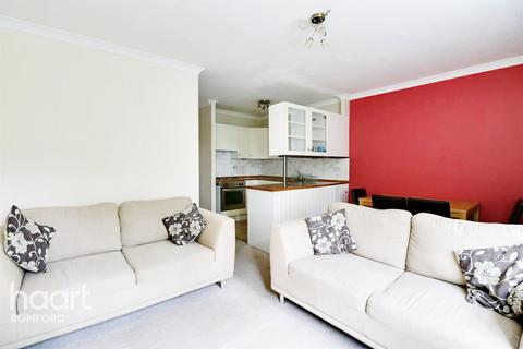 14 Barkwood Close, Romford, RM7 7AG