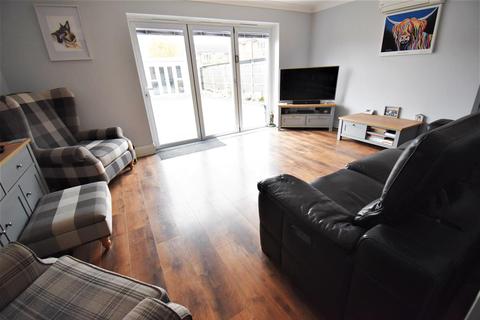 9 Brindles Close, Linford, Stanford-le-hope, SS17 0RS