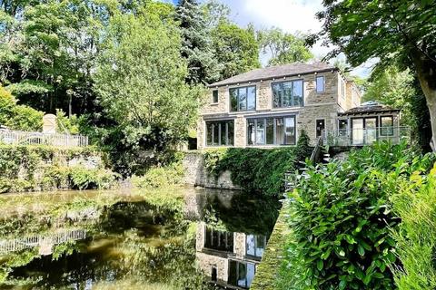 5 bedroom detached house for sale - 4 Lakeside, East Morton, Keighley, West Yorkshire, BD20 5UY