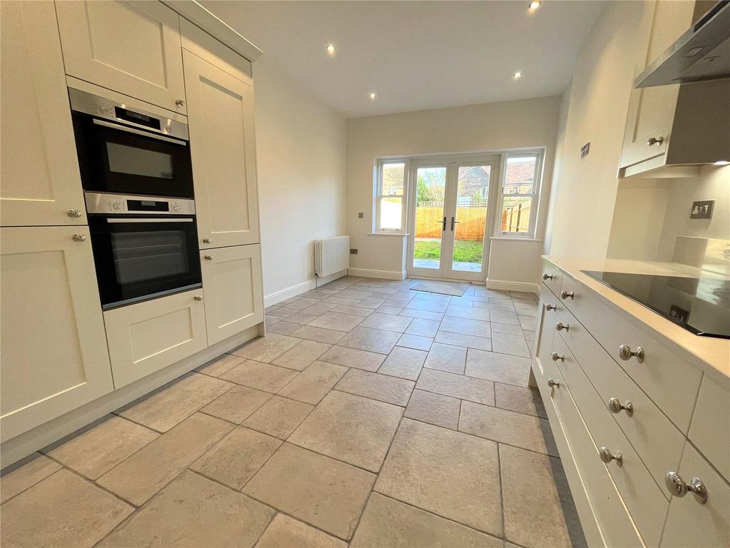 Crescent Road, Alverstoke, Gosport, Hampshire, PO12 4 bed semidetached