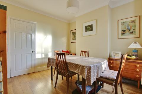 11 Botley Road, Romsey, SO51 5AG