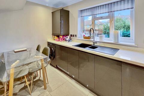 7 Maple Road, Gravesend, DA12 5JR