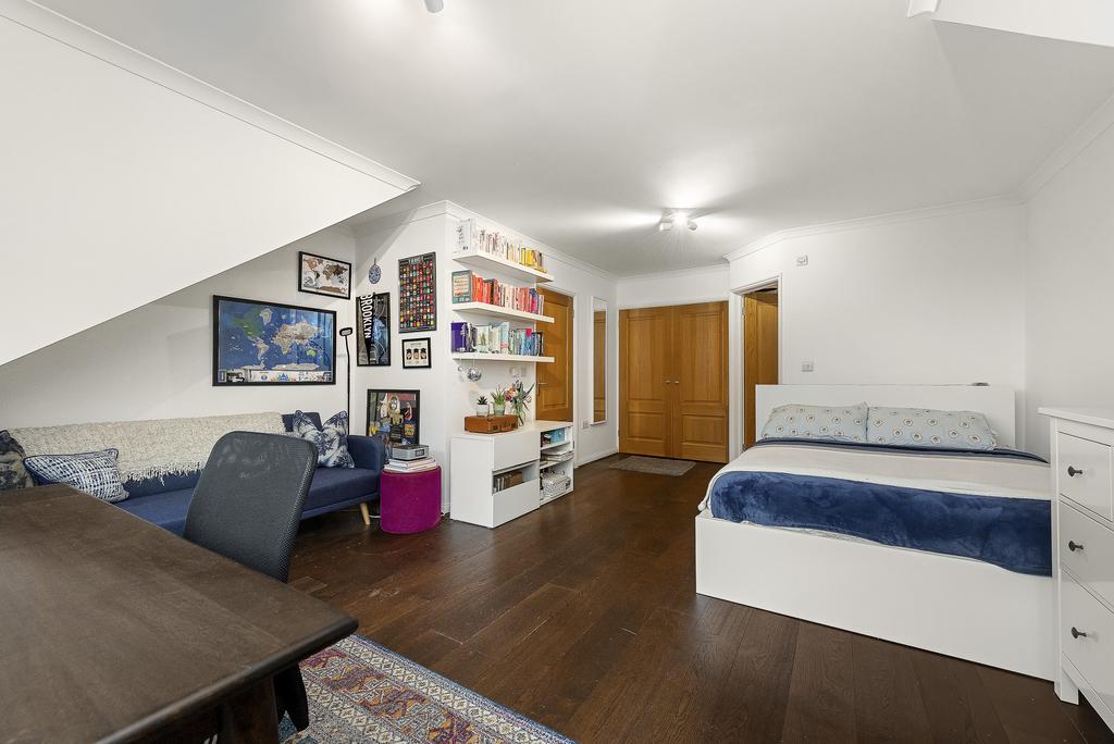 2nd front bedroom