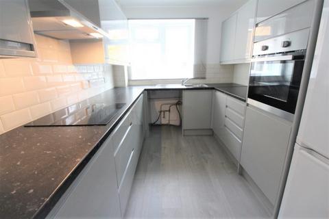 2 bedroom flat to rent, Warwick Road, Barnet EN5