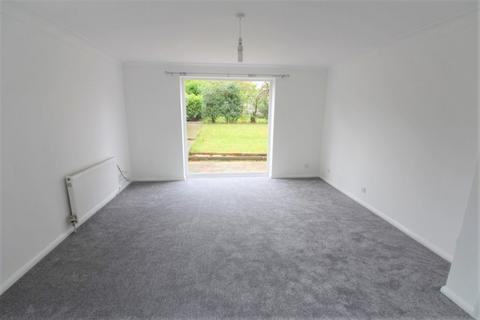 2 bedroom flat to rent, Warwick Road, Barnet EN5