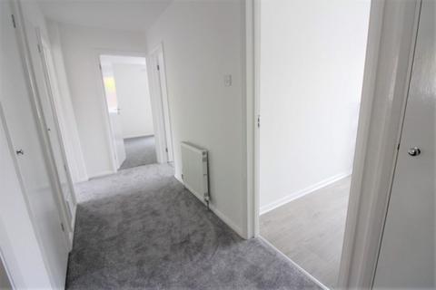 2 bedroom flat to rent, Warwick Road, Barnet EN5