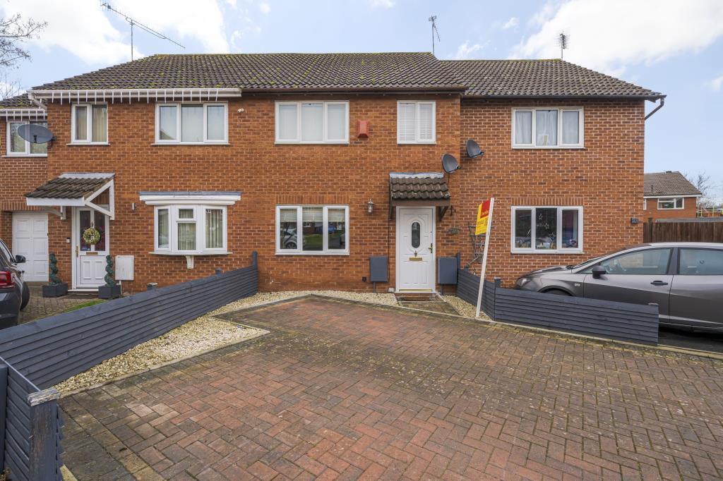Salters Close, Worcester, WR4 3 bed terraced house £220,000
