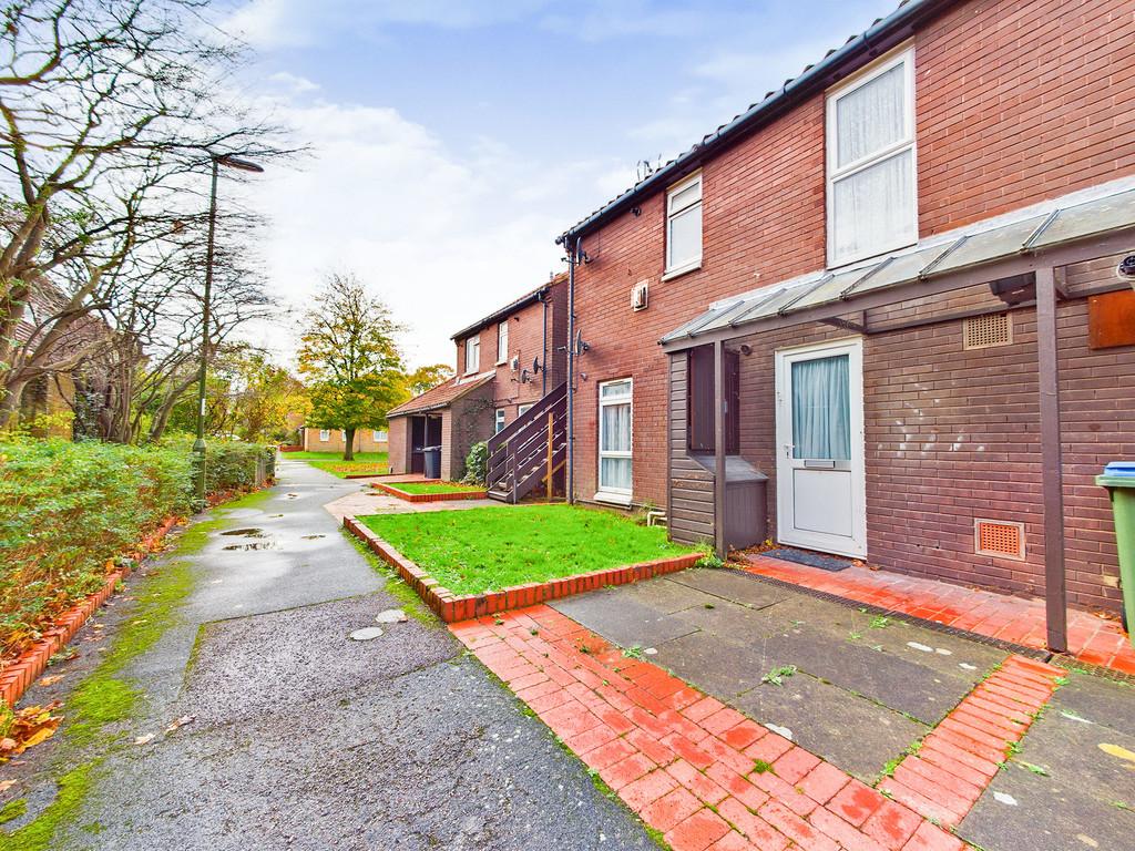 Swallowtail Road, Horsham 1 bed apartment £150,000