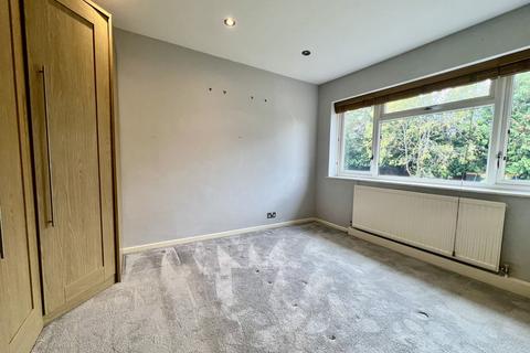 2 bedroom maisonette to rent, Lloyd Court, Pinner HA5