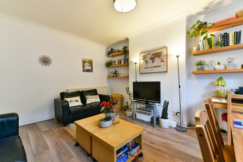 2 bedroom apartment to rent, Windsor Road, London