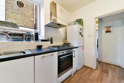 2 bedroom apartment to rent, Windsor Road, London