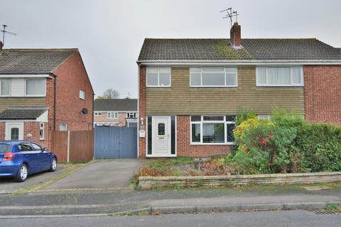 3 bedroom semi-detached house for sale - Thorny Close, Loughborough