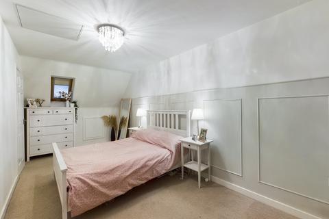 3 bedroom townhouse for sale - Gilliver Close, Burton-on-Trent