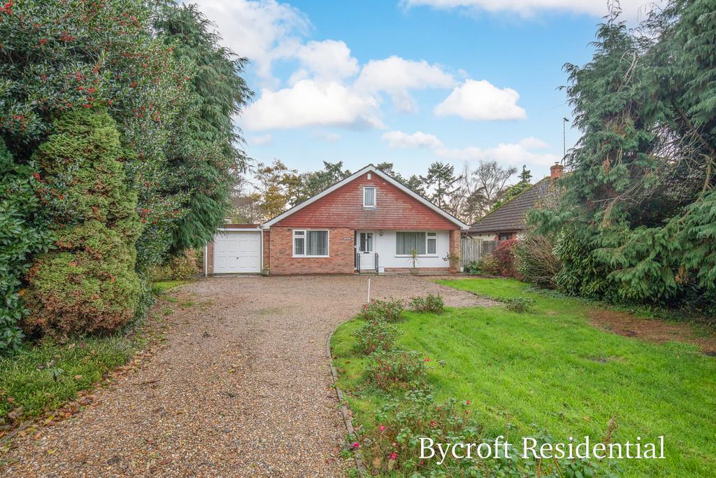 Main Road, Ormesby St. Michael 2 bed detached bungalow £400,000