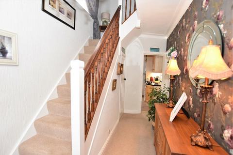 13 Maylands Grove, Barrow-in-furness, LA13 0AN