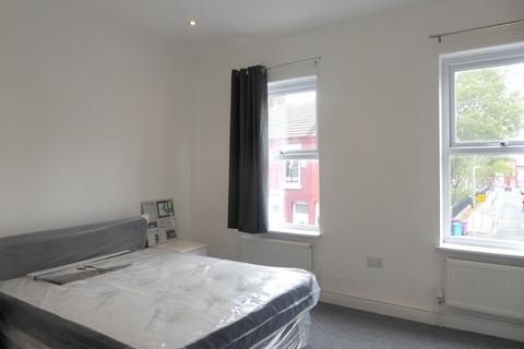 4 bedroom terraced house to rent, Halsbury Road, Kensington, Liverpool