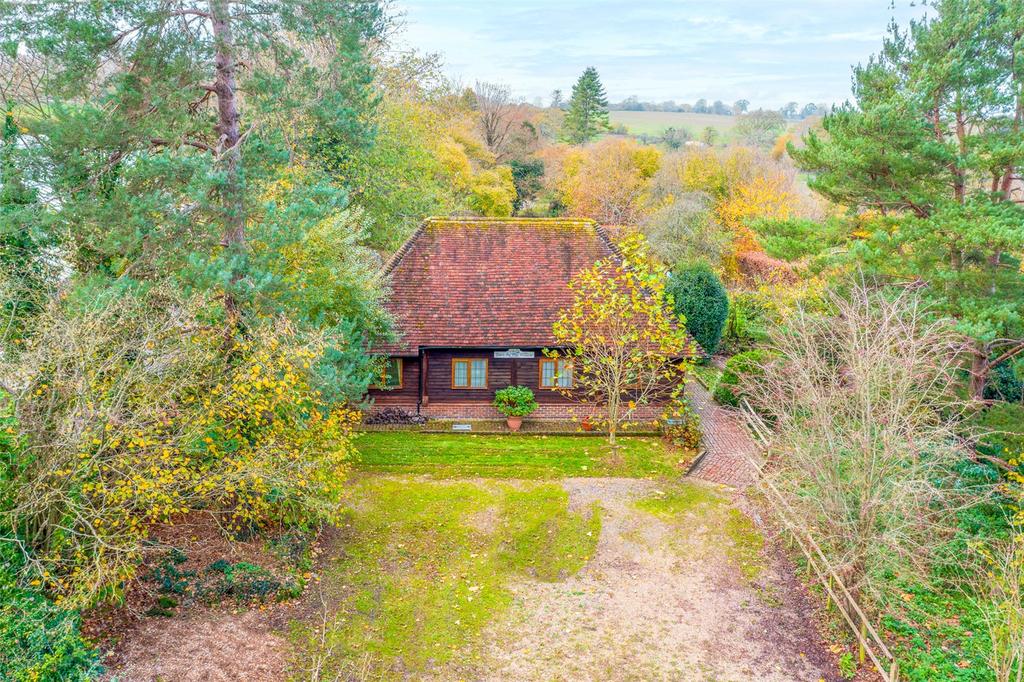 Bury Common, Bury, Pulborough, West Sussex, RH20 4 bed detached house