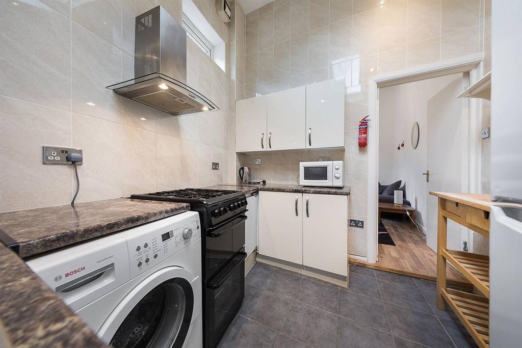 Morella Road, Balham, London, SW12 1 bed flat £1,690 pcm (£390 pw)