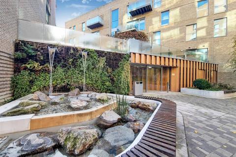 3 bedroom flat for sale - New Paragon Walk, Elephant and Castle, London, SE17