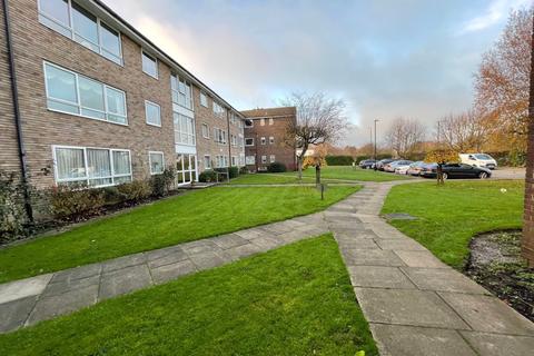2 bedroom flat to rent - The Pines Chase Road, Southgate