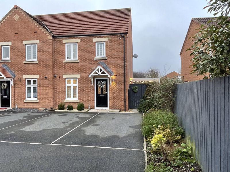 Red Admiral Close, StocktonOnTees, TS19 8EN 3 bed terraced house for