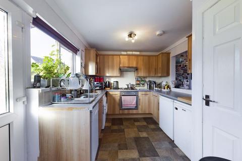 17 Bromley Drive, Cardiff, CF5 5EZ