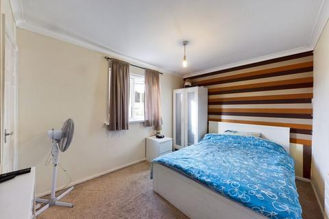 17 Bromley Drive, Cardiff, CF5 5EZ
