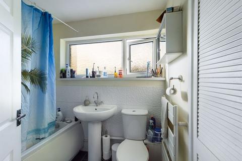 17 Bromley Drive, Cardiff, CF5 5EZ