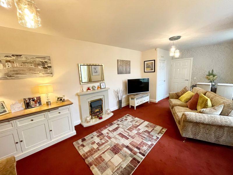 Richmond House, Charlotte Close, Savile Park, Halifax 1 bed apartment