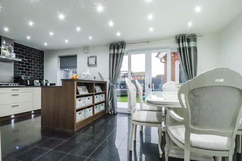 4 bedroom detached house for sale - Brookes Meadow, Tipton