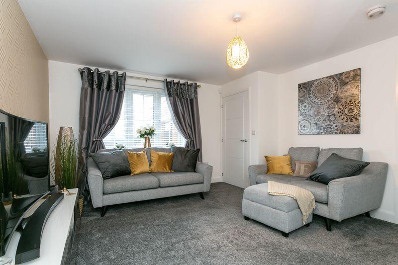 Gauntley Gardens, Billinge, WN5 7FP 3 bed terraced house £895 pcm (£