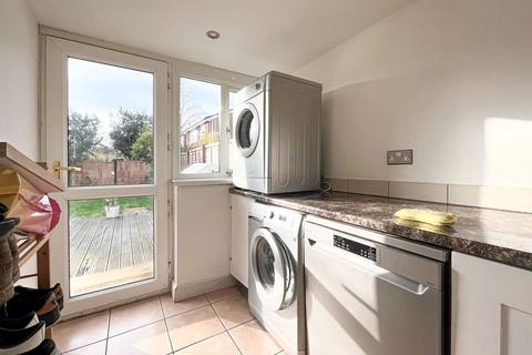 19 Cherrington Drive, Walsall, WS6 6NE